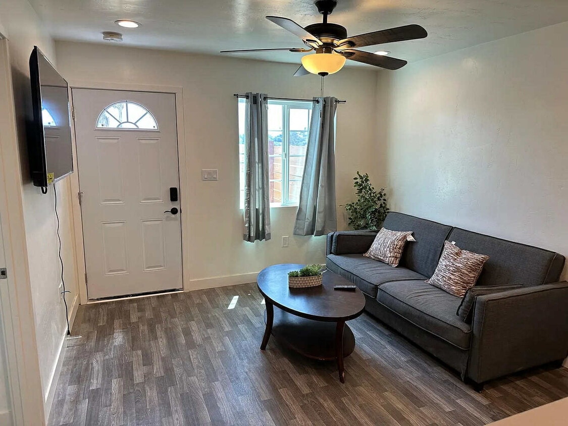 Foto principal - 6427 Shaules Ave