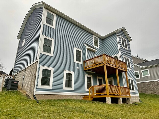 Foto del edificio - 7701 Ladybells Pl