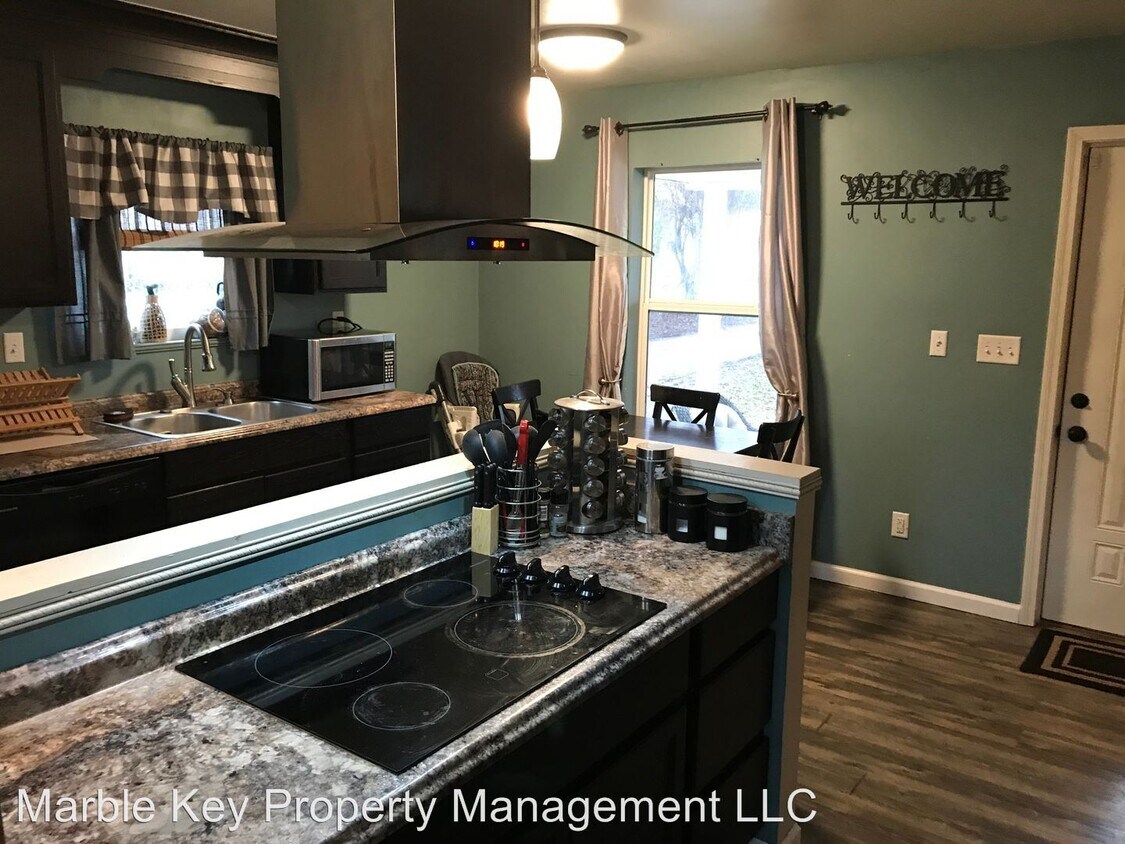 Foto principal - 4 br, 2.5 bath House - 20604 - Weaver Road