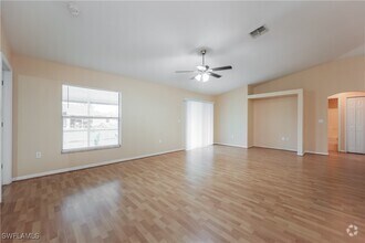 Building Photo - 1120 Cariston Ave