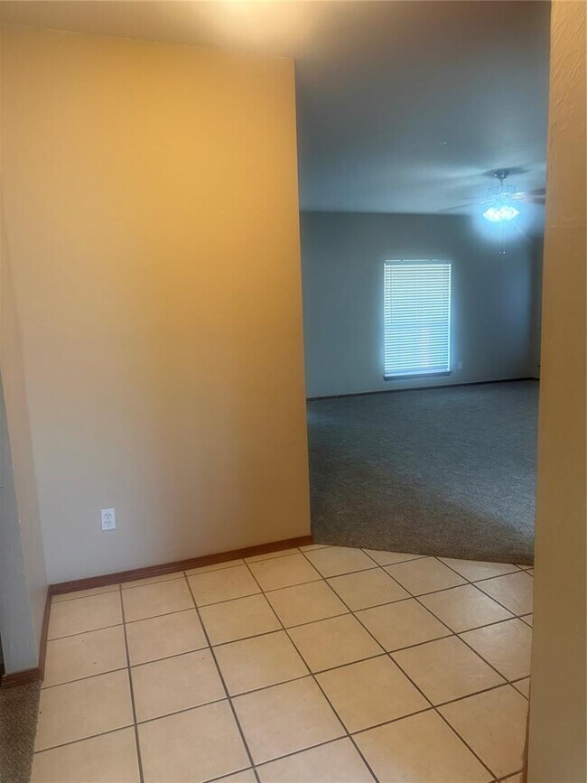 Foto del edificio - 12513 SW 14th St