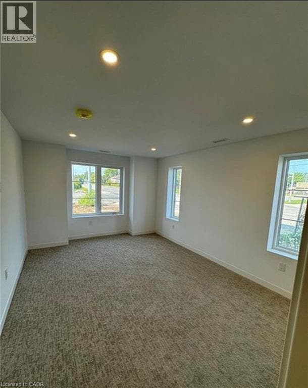 Building Photo - 119 Lincoln St