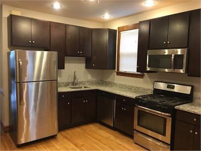 Foto principal - 1515 W Montrose Ave