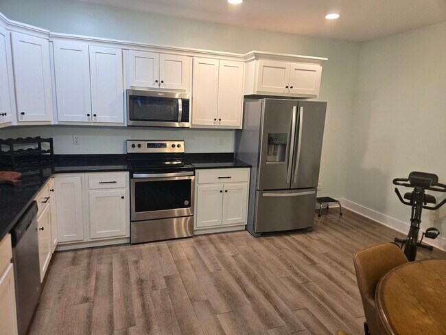 Foto del edificio - 4034 Waterfield Ln