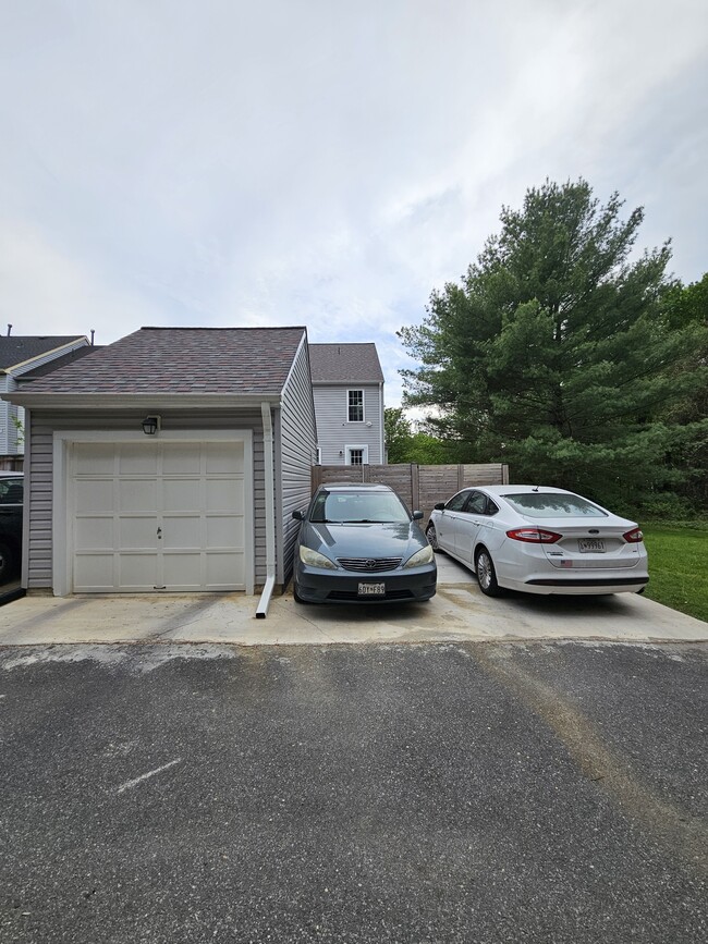 Building Photo - 16831 Centerfield Way