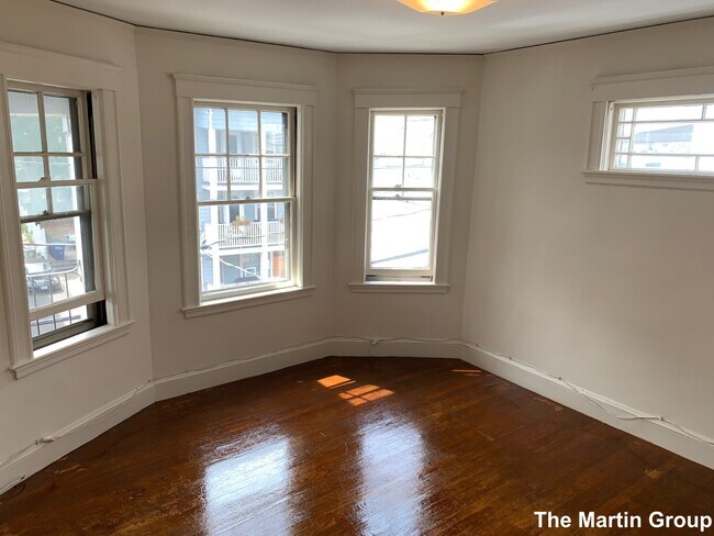 Building Photo - 129 Albion St