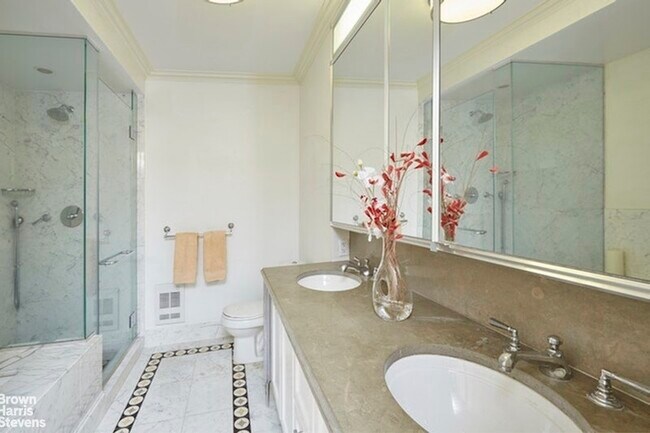 Foto del edificio - 169 W 76th St