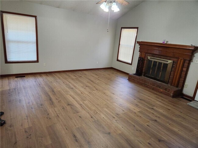 Foto del edificio - 3234 Valley View St