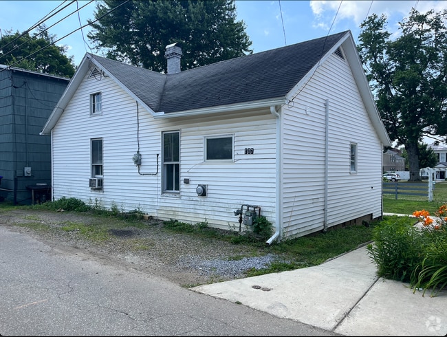 Building Photo - 117 W Hemlock St