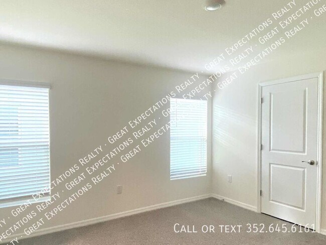 Foto del edificio - 2894 NE 21st Ct Rd