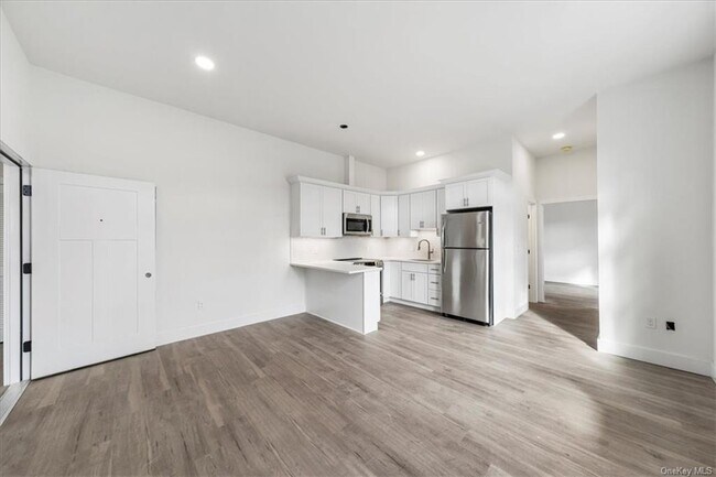 Building Photo - 1083 US-9