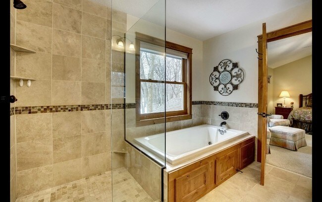 Building Photo - 6080 Burlwood Ct, Excelsior, MN, 55331