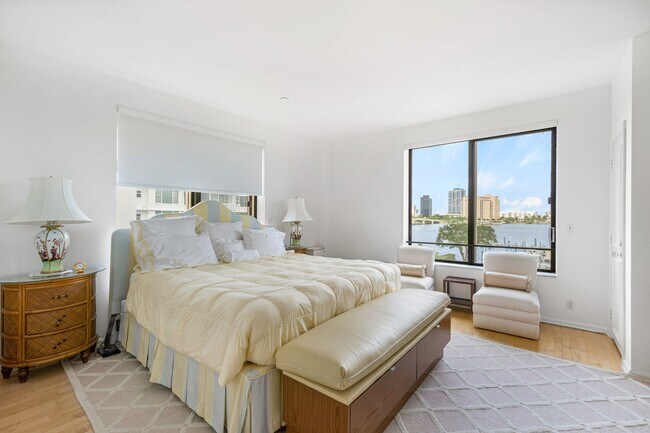 Foto del edificio - 150 Bradley Pl