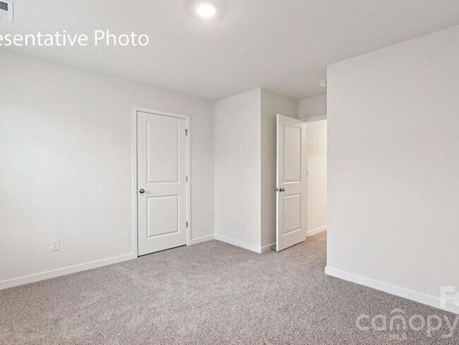 Building Photo - 676 13th Ave Dr NE