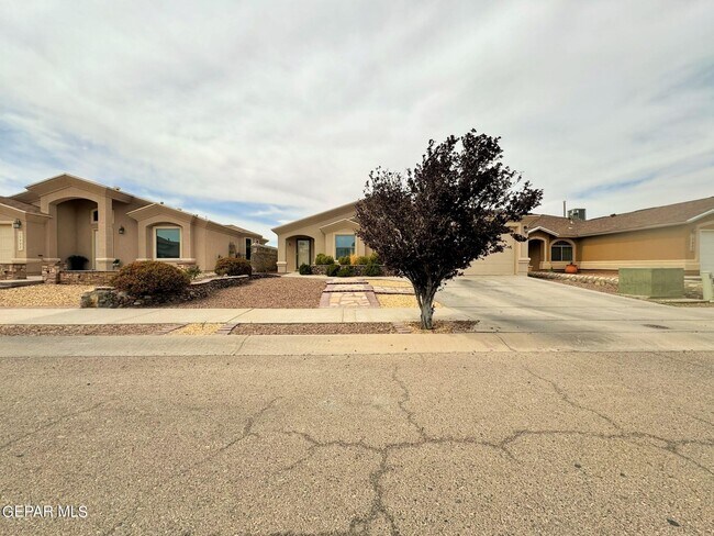 Foto del edificio - 13981 Sandy Rock Dr
