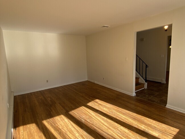 Foto del edificio - 128 Rockrose Dr