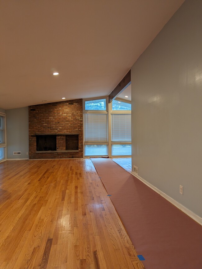 Building Photo - 2 Korwel Cir