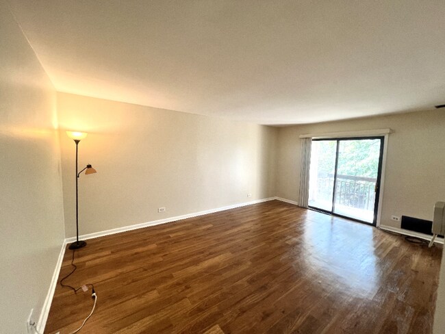 Foto del edificio - 2275 Country Club Dr