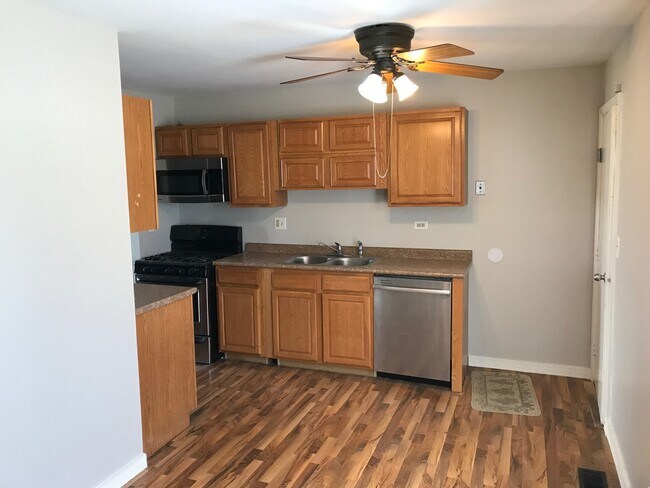 Building Photo - 2687 Waterford Ct