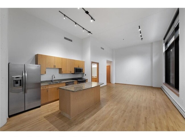 Building Photo - 1120 S 2nd St