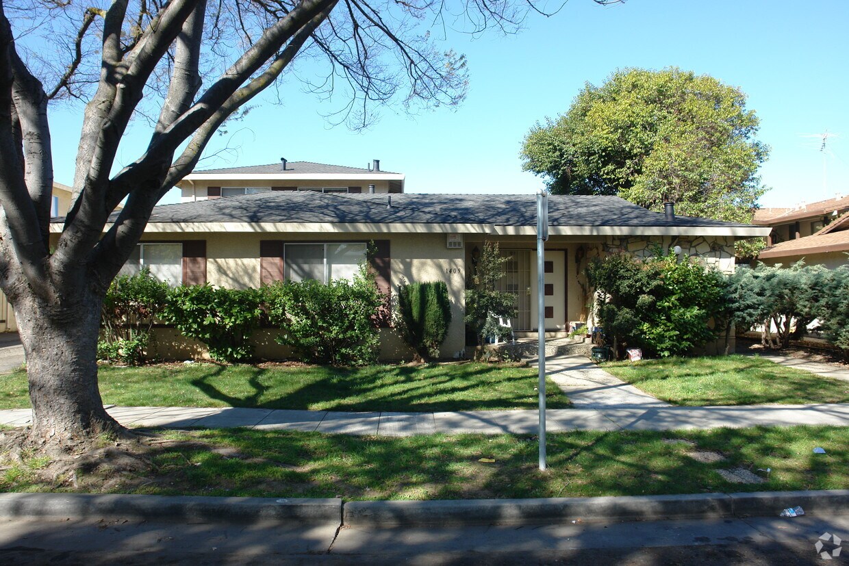 Primary Photo - 1409 Lexington Dr