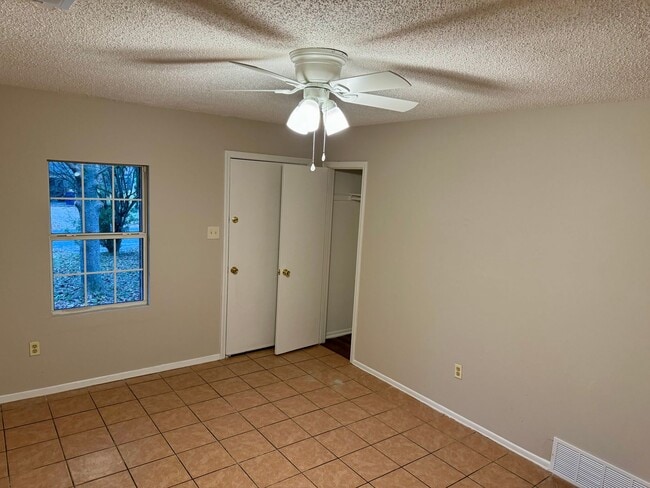 Foto del edificio - 5074 Fleetwood Cove