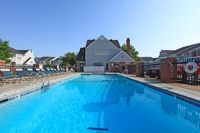 Pool - Cape Cod Apartment Condominiums