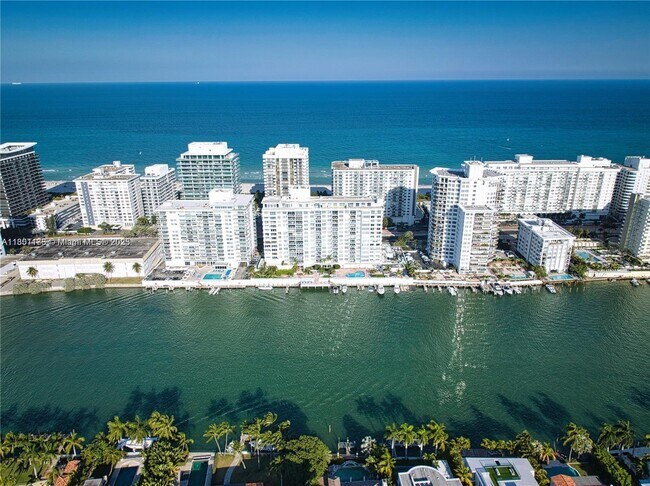 Building Photo - 5700 Collins Ave