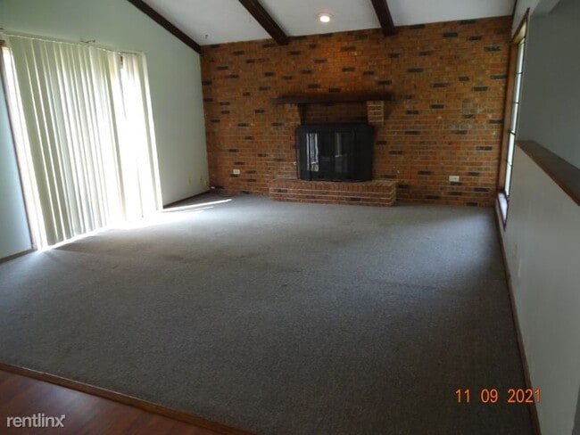 Building Photo - 3 br, 2 bath House - 76 Holiday Dr