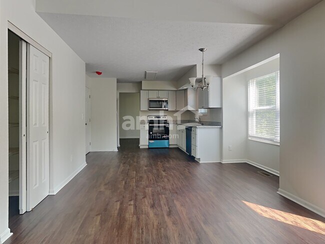 Foto del edificio - 1335 Wingate Dr
