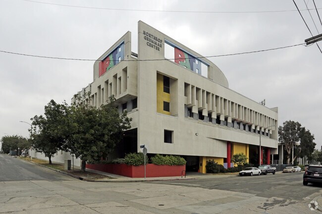 Foto del edificio - PATH Metro Villas II
