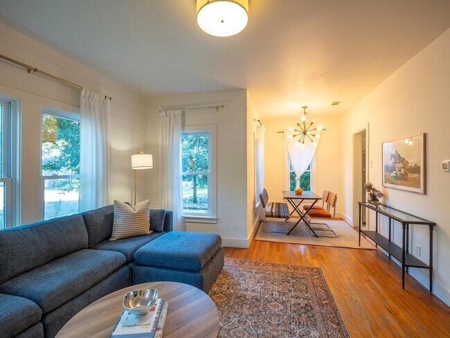 Foto del edificio - 1609 Nickerson St