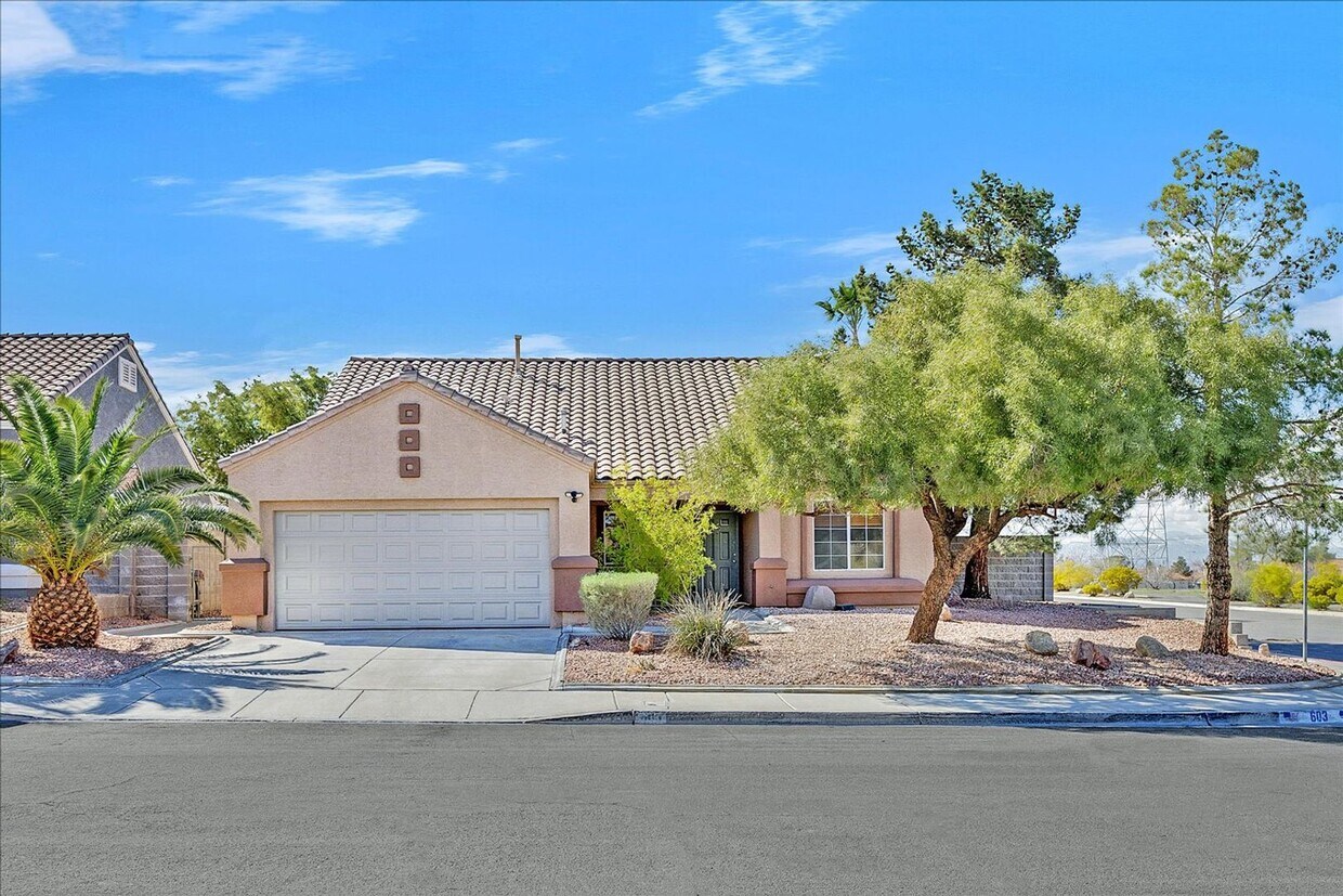 Primary Photo - Single Story on Corner Lot in Henderson