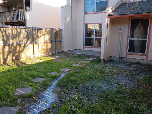 Building Photo - 415 Valley Park Dr