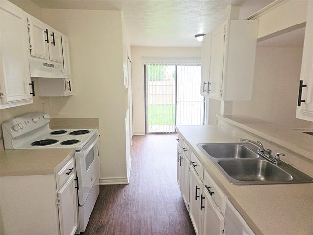 Building Photo - 2316 Wildbriar Dr