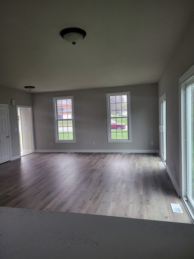 Foto del edificio - 6188 Sheridan Dr