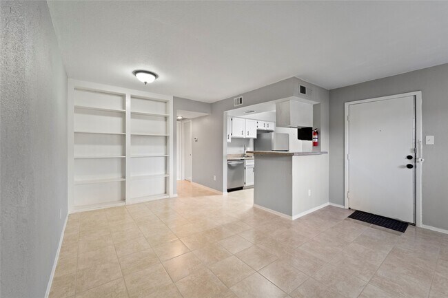 Building Photo - 6001 Reims Rd