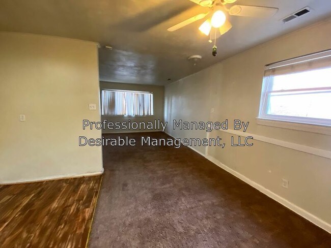 Building Photo - 1824 N Streamline Dr