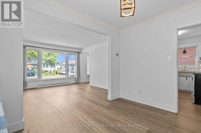 Building Photo - 939 Glencairn Ave