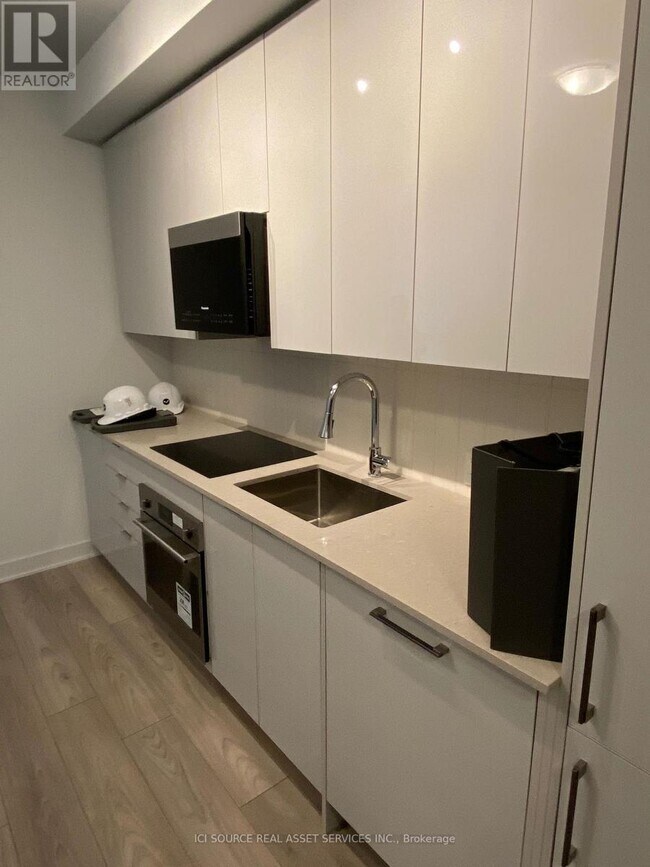 Photo du bâtiment - 2920 Hwy 7