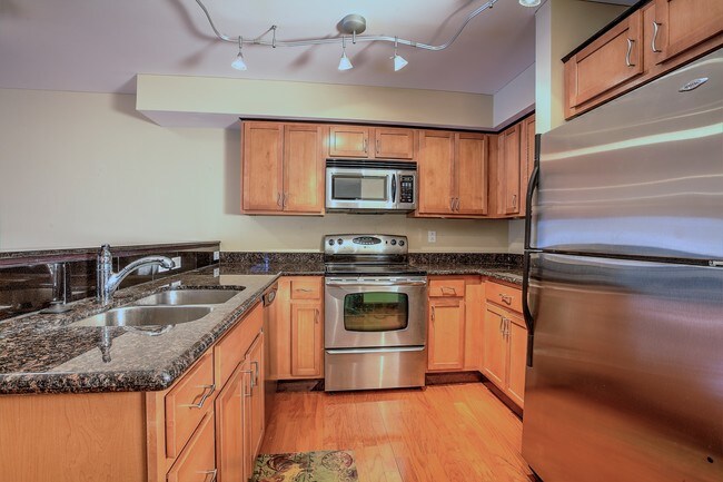 Interior Photo - 7515 Cromwell Dr