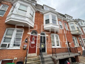 Building Photo - 164 S Pine St