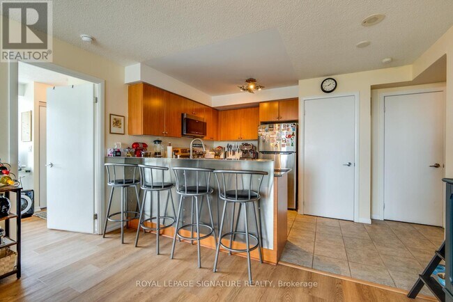 Building Photo - 185 Legion Rd N