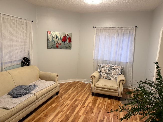 Building Photo - 123 Clearview Ave