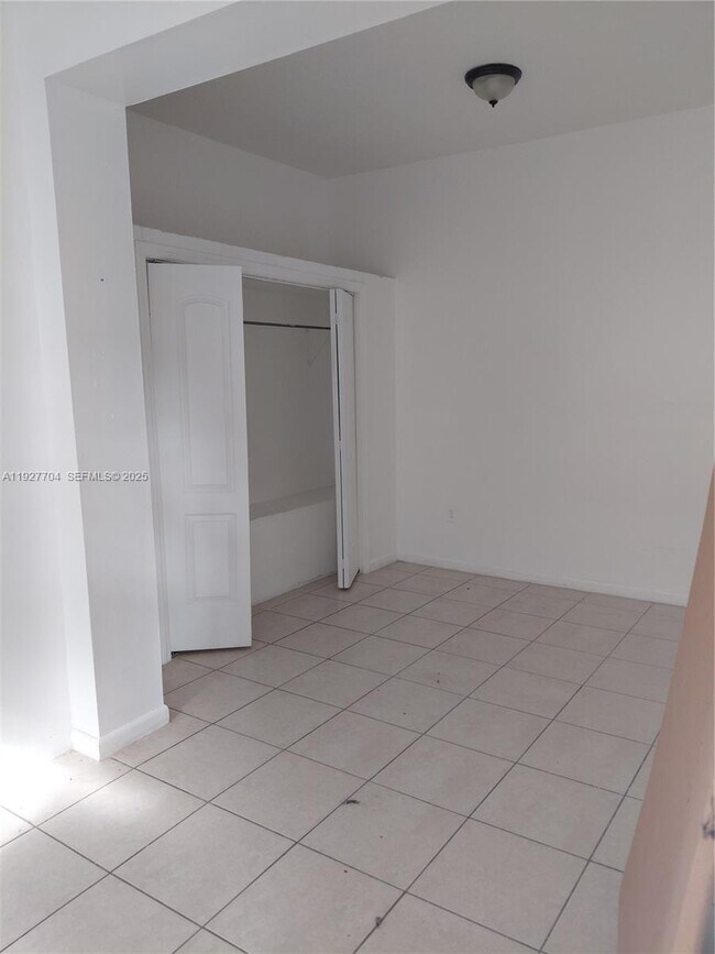 Foto del edificio - 3171 NW 28th St