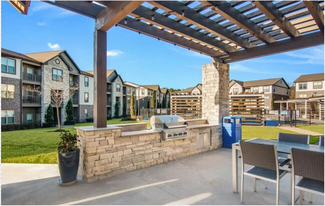 Building Photo - McKenzie Park Apartments