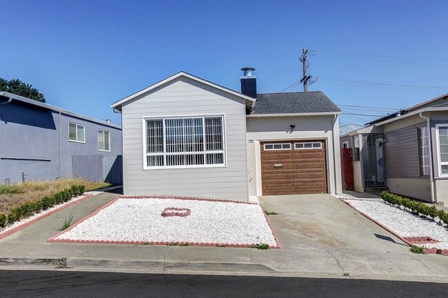 Photo - Updated & super clean 3 Bed/ 2 Bath Daly C... House