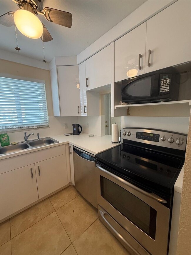 Building Photo - 2860 NE 14th Street Causeway