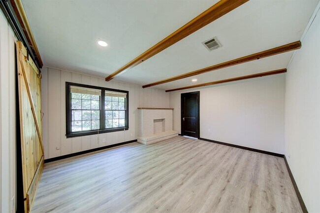 Foto del edificio - 5233 Brinkman St
