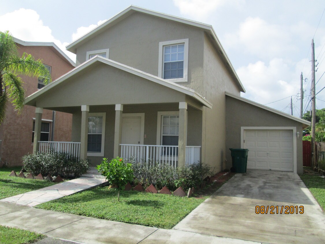 Primary Photo - 5565 SW 43rd St
